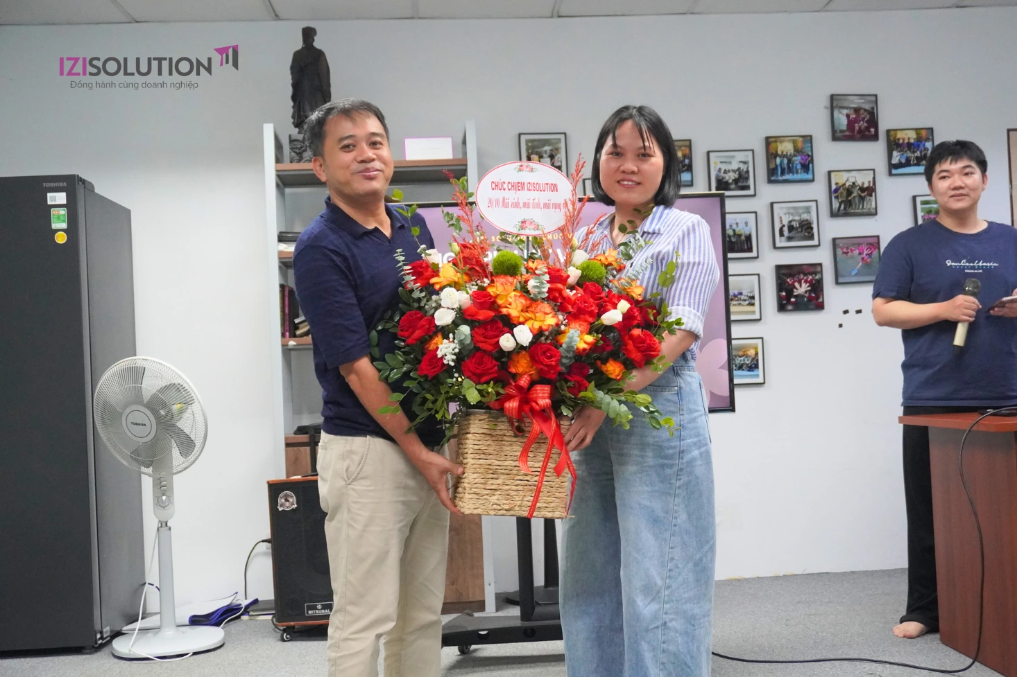 Ban Lãnh đạo IZISolution gửi tặng những phần quà tới toàn thể chị em nhân dịp 20 tháng 10